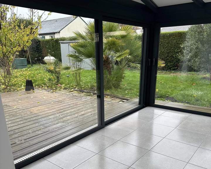 Lavage professionnel pour des surfaces vitrées impeccables