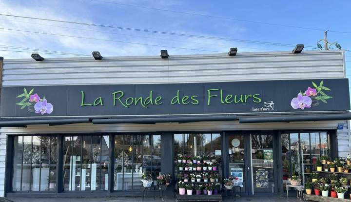 Nettoyage vitres façade commerce Le Lude